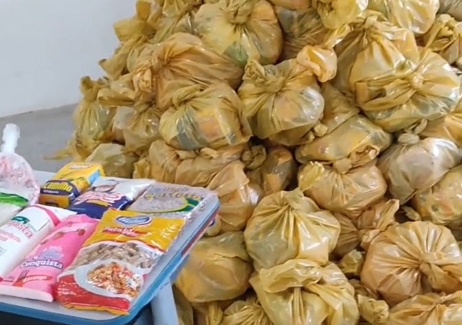 Kits de alimentação da merenda escolar voltam a ser distribuídos em Acajutiba
