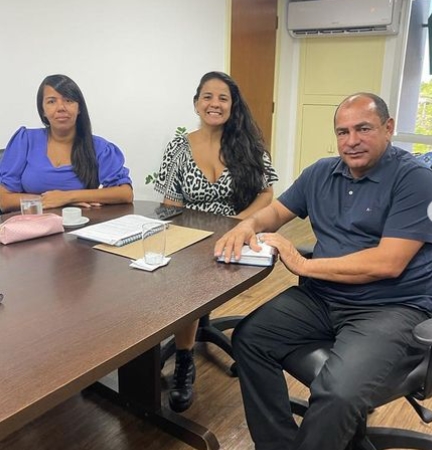 Prefeito Nandinho da Serraria vai a Salvador em busca de convênios para a Educação