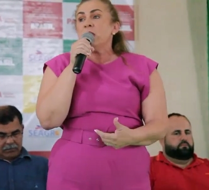 Vídeo: Em sua primeira ação como Secretária Maria do Socorro faz compra de produtos da Agriculta familiar e entrega para famílias carentes; Assista