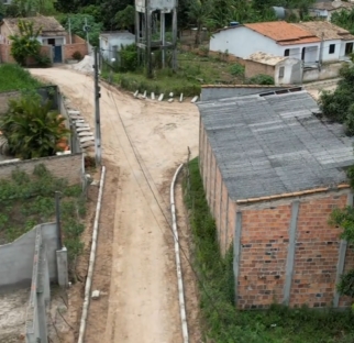 Vídeo: Avança nova obra de calçamento pelo Governo Leandro Dantas em Crisópolis; Saiba qual