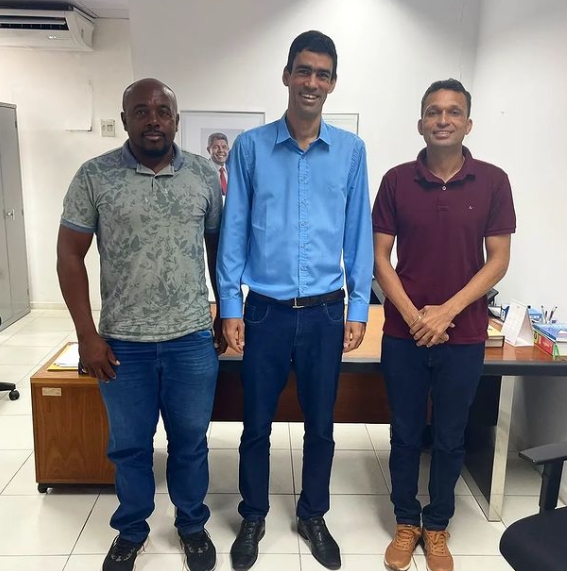 Prefeito Branco Sales participa de reunião com Superintendente do Desenvolvimento Agrário da Bahia para tratar sobre Cardeal da Silva