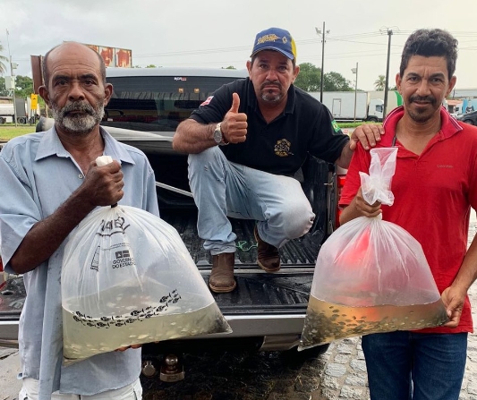 SEAGRI realiza a entrega de 15 mil alevinos em Esplanada