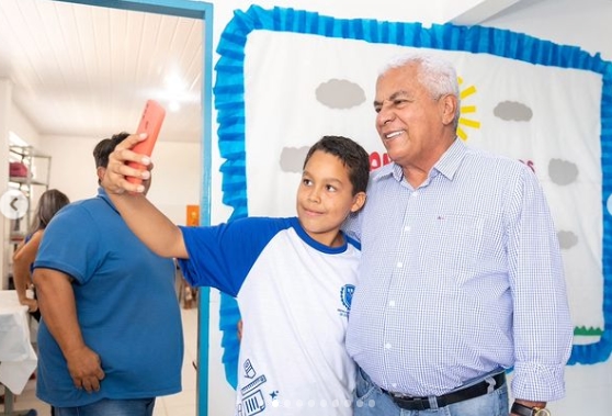 Prefeito Nena entrega mais uma escola pública reformada em Inhambupe