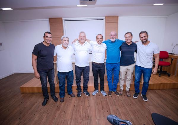 “Daqui sairá o próximo prefeito de Camaçari”, diz Elinaldo em reunião com aliados