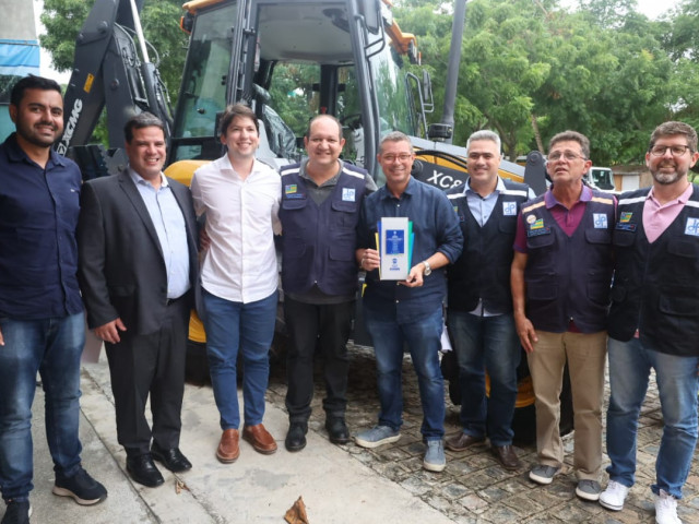 Parceria entre Governo de Sergipe e Codevasf beneficia municípios com doação de máquinas e equipamentos