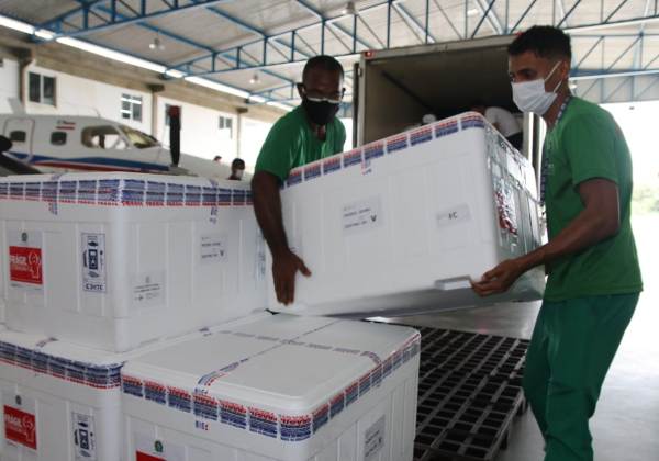 Remessa com 629.350 doses de vacinas já está na Bahia