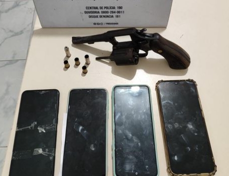 51 CIPM recupera celulares roubados em ônibus escolar no povoado da Maré em Conde; Um homem foi a óbito 