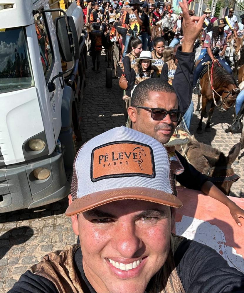Jovem Thiago Santana é destaque na festa de Santo Antônio e tem seu nome fortalecido na política de Jandaíra