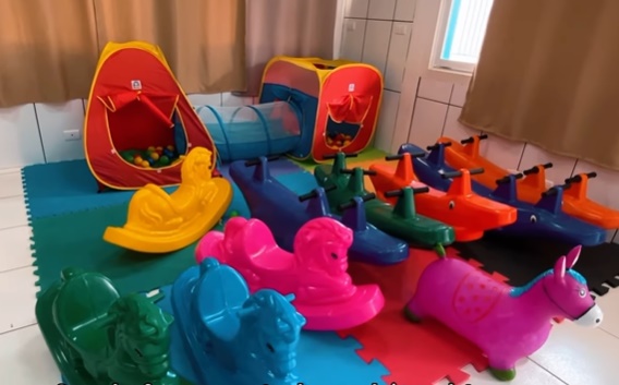 Vídeo: Escolas de Aporá recebem novos equipamentos para melhorar a educação dos alunos do município; Assista
