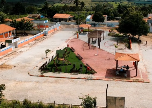 Vídeo: Gestão Leandro Dantas faz balanço de obras que estão sendo realizadas em Crisópolis; Assista