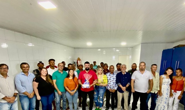 Prefeito Leandro Dantas realiza reunião com Apicultores e Agricultores e discute sobre qualificação e profissionalização da prática
