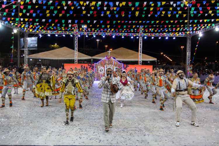 Patrocinado pela Ferbasa, festival de quadrilhas juninas acontece nos dias 22 e 23 em Entre Rios