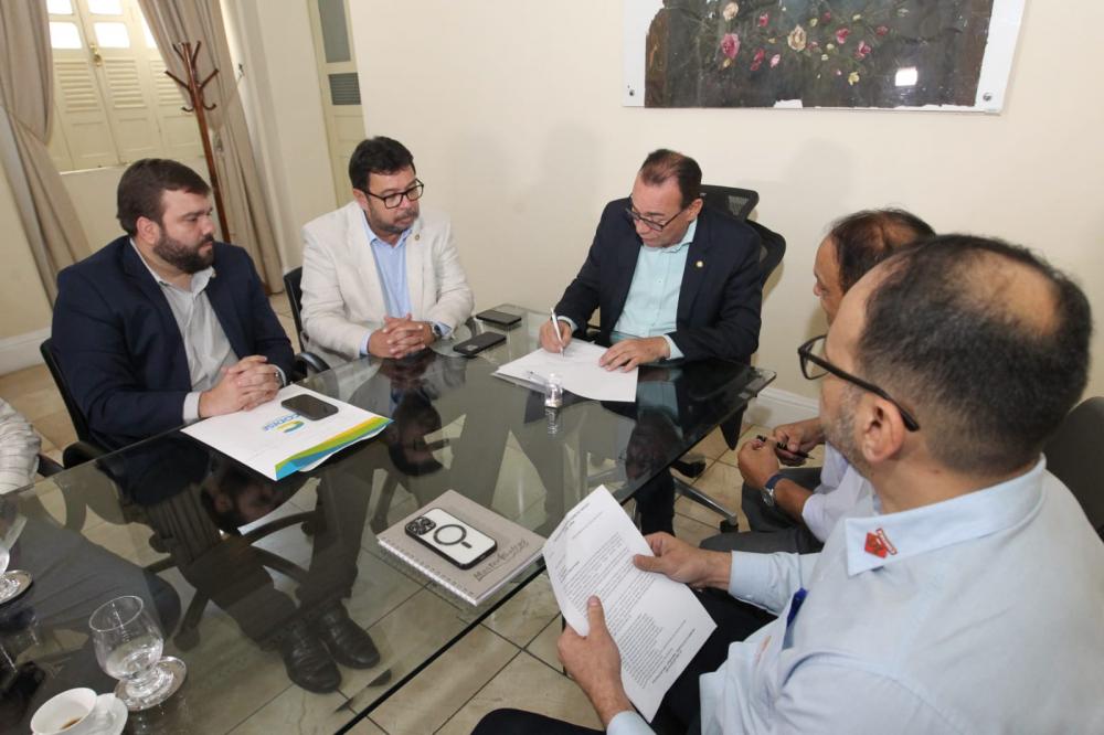 Governo de Sergipe firma parceria com Grupo Coringa para implantação de unidade fabril no estado