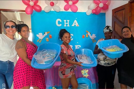 Prefeitura municipal beneficia gestantes de Aporá e Itamira com kits natalidade 