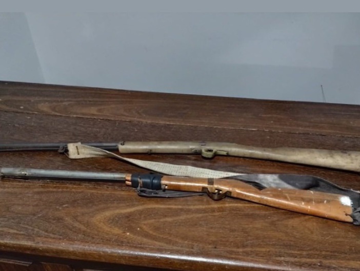 Após receber denúncia de agressão PM apreende duas armas de fogo em Esplanada