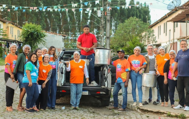 Secretaria de Assistência Social promove sopão solidário no Condomínio Residencial Antônio Carlos Goés