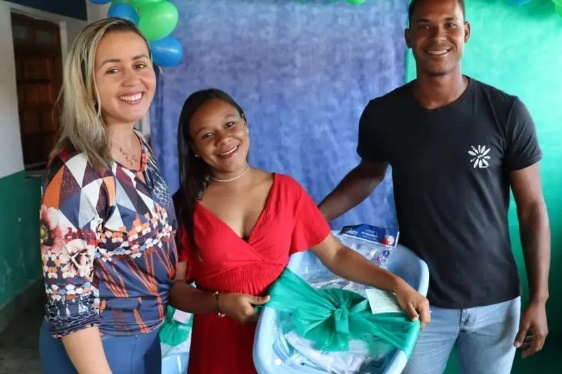 Governo Marcus Sarmento faz entrega de mais um kit para gestantes de Itanagra﻿