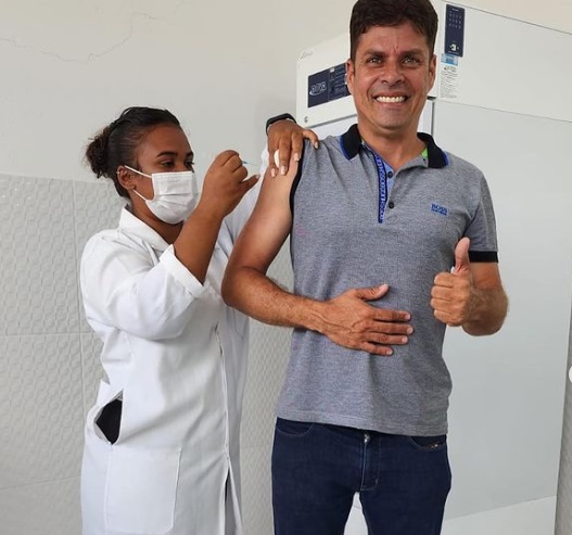 Pré-candidato a Prefeito Paulo Assuitt faz vacinação no SUS de Jandaíra e destaca ao fiscalizar unidade ''Estou a disposição para ajudar no que for necessário''