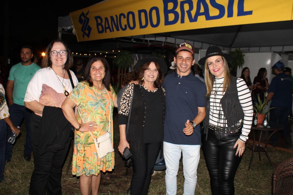 Pré-candidato a Prefeito Jeovan de Zezitinho participa de evento agro com ex-primeira-dama e aumenta rumores de possível união; Entenda