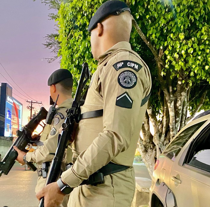 Guarnição do 4ª pelotão prende em flagrante 3 pessoas por tráfico de drogas em Porto de Sauípe