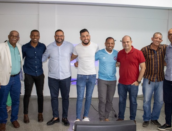 Prefeito João de Furão de Conceição da Feira participa de reunião do Consórcio Portal do Sertão para discutir sobre demandas do seu município