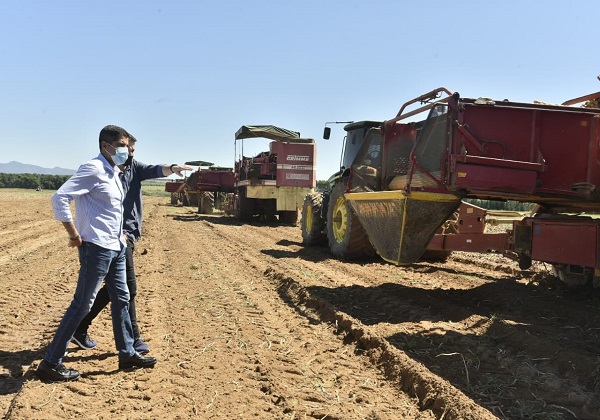 Em primeira viagem pelo interior, ACM Neto se reúne com produtores e trabalhadores na Chapada