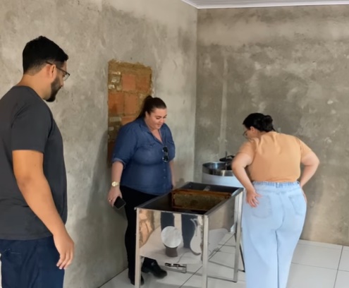 Veterinários do Consórcio de Desenvolvimento Sustentável fazem visita e orientação em empreendimentos rurais de Crisópolis