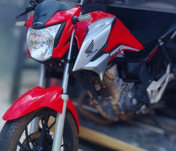 Motocicleta com restrição de furto e roubo é recuperada em Porto de Sauípe