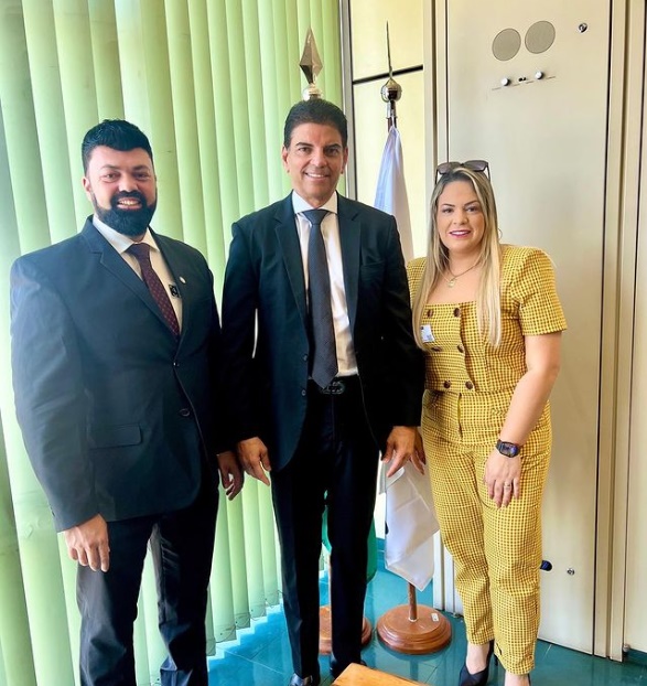 Prefeito Leandro Dantas pede ajuda a Deputado Federal Cajado para recuperação de estradas rurais e novas pavimentações