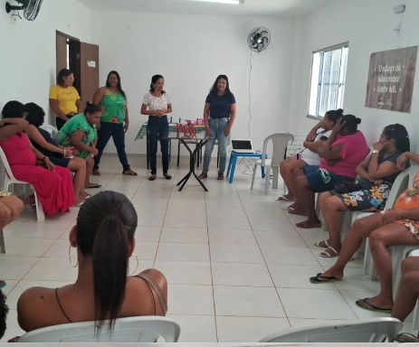 Equipe do CRAS/CAPADÓCIA realiza reunião com gestantes do Serviço de Proteção a família