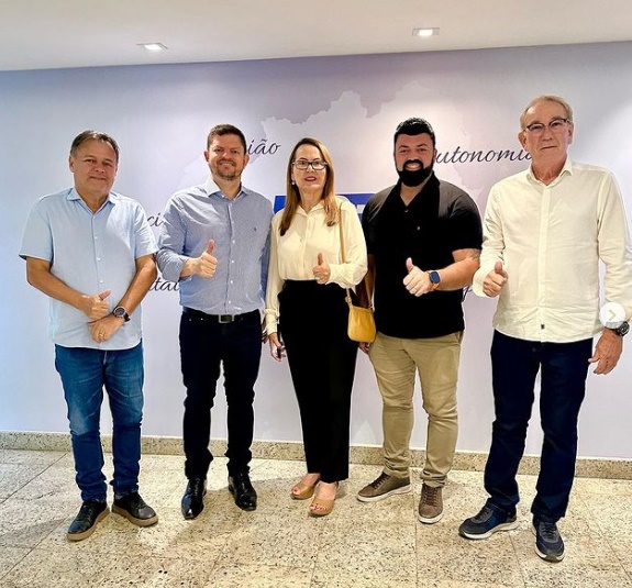  Prefeito Leandro Dantas vai a Salvador em busca das resoluções de problemas do município de Crisópolis