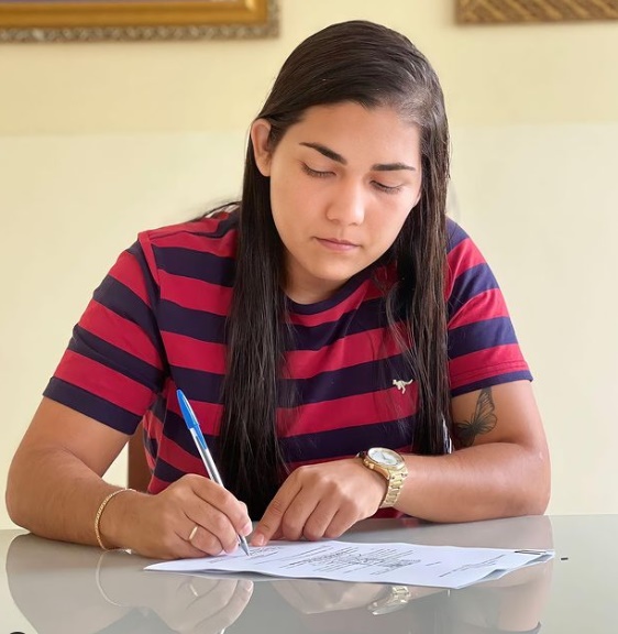 Vereadora Paola emite nota após divulgação de seu desaparecimento em Aporá