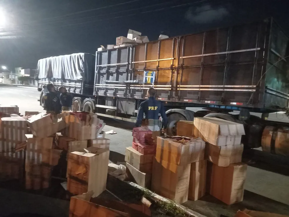 Quase 800 pares de tênis são apreendidos em Estância
