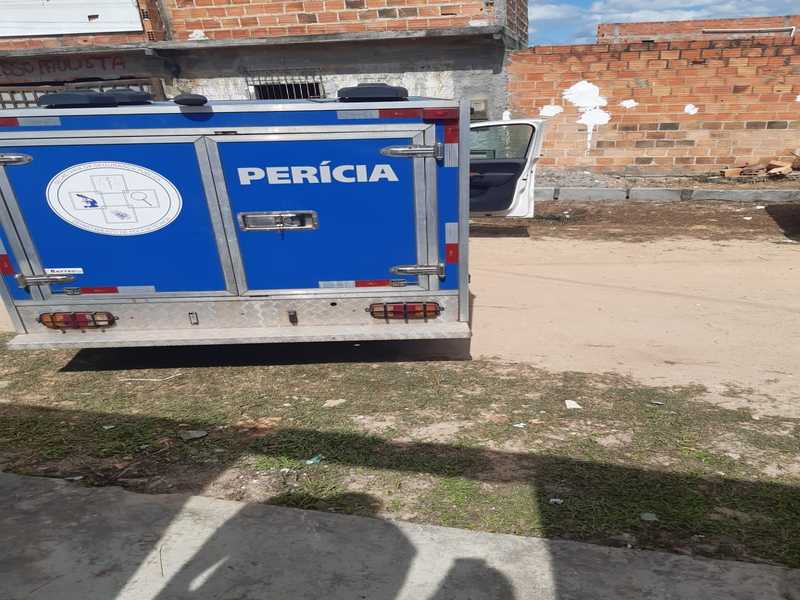 Mulher é encontrada morta dentro de casa em Alagoinhas