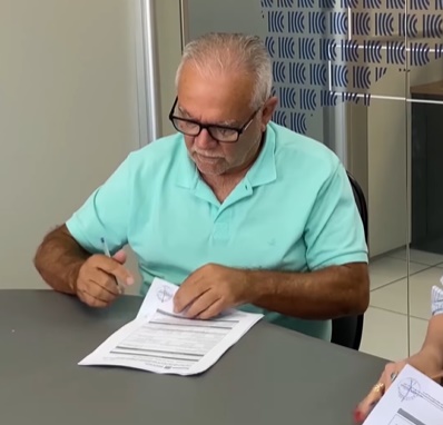 Prefeito de Sátiro Dias faz antecipação de salário dos servidores; Saiba motivo