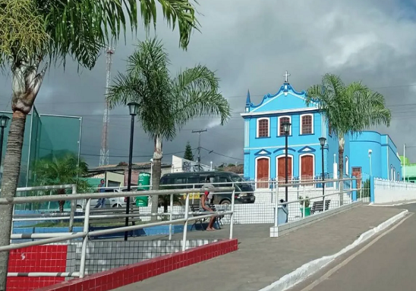 Prefeito é acusado de abastecimento fantasma em ônibus escolar