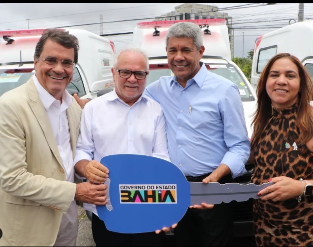 Prefeito Pedrito Cruz conquista nova ambulância para o município de Sátiro Dias