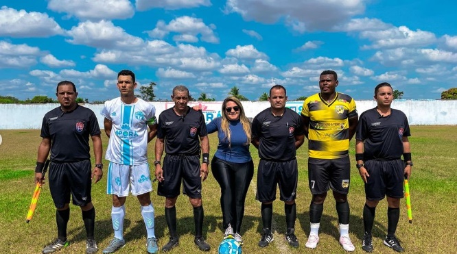 Gestão Carine de Ataíde realiza abertura do Campeonato Municipal em homenagem ao Professor Fábio Xavier