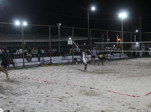 Prefeito Branco Sales faz inauguração da nova quadra de areia de Nova Pastora