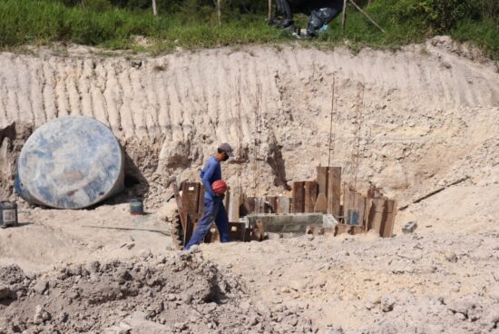 PAC 1: executando túnel às margens da BR-110, SAAE avança com obra de esgotamento sanitário em Alagoinhas