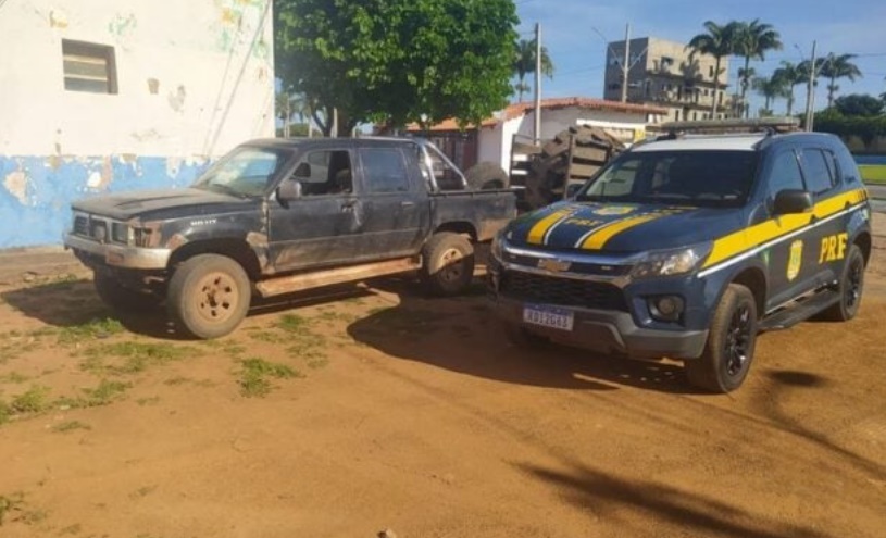 Em Cristópolis , PRF recupera veículo com ocorrência de furto