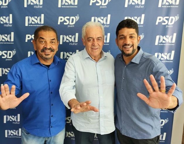 Prefeito de Aramari e comitiva se reúnem com Senador Otto Alencar para fazer pedidos