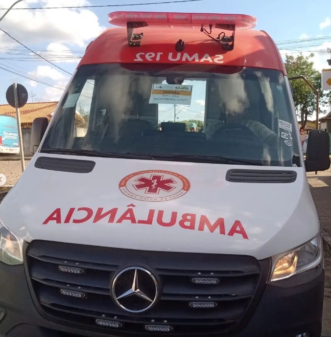 Município de Pedrão recebe nova ambulância do SAMU e Prefeito comemora
