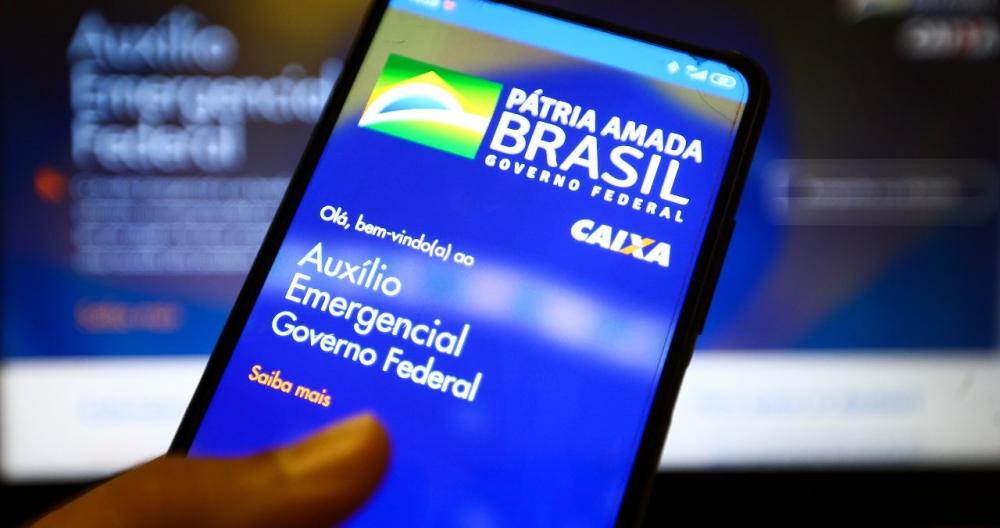 Congresso pode prorrogar auxílio emergencial por até 2 meses, diz presidente do senado