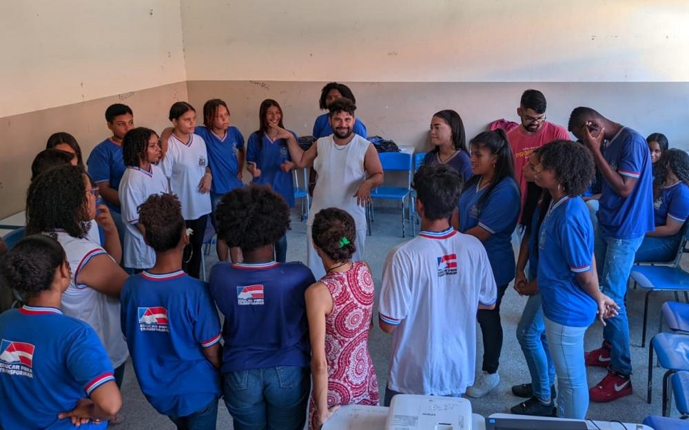 Entre Rios, Rio Real e Araçás recebem oficinas de dramaturgia do projeto “Trinca da Mira”