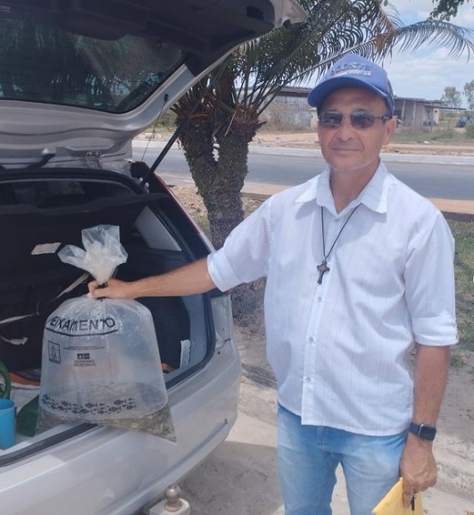 Governo Branco Sales entrega mais de 20 mil filhotes de peixes a agricultores de Cardeal da Silva