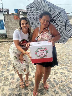 Gestão Adilson Leite faz doação de cestas natalinas e panetones em Jandaíra