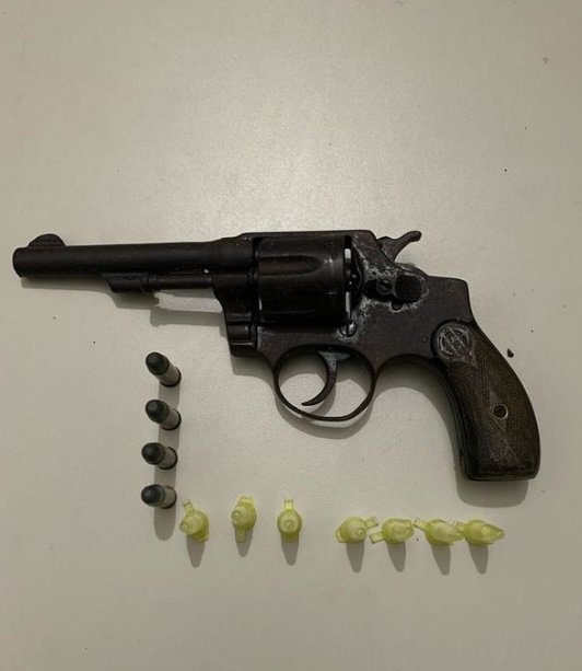 PETO da 56ªCIPM apreende arma de fogo e drogas na Cidade Nova