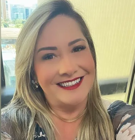 Prefeitos, vereadoras e deputados saem em defesa da Prefeita Carine de Ataíde após a gestora sofrer ataques pessoais na Câmara de Vereadores de Aporá