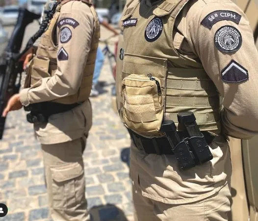  Militares prendem reincidente em flagrante por tráfico de drogas em Porto de Sauípe
